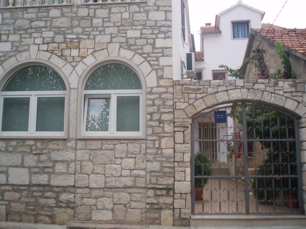 Old Town Center Apartments Supetar Extérieur photo